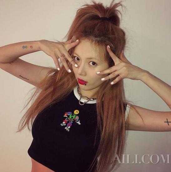 泫雅露两点无码,引发网友热议