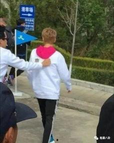 大理明星路透照,捕捉明星风采，揭秘明星私生活瞬间