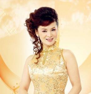 张华敏的老公,揭秘他的事业与家庭生活