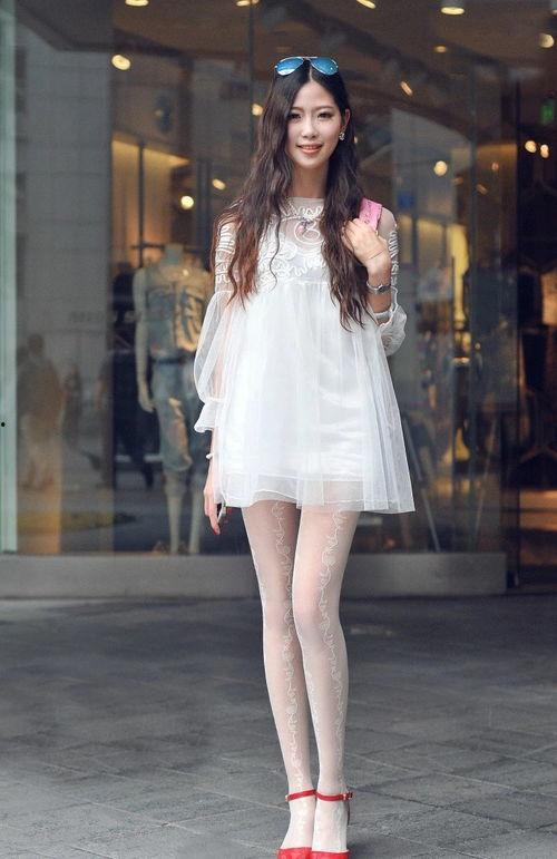 小区丝袜短裙盘丝仙仙,探寻现代都市女性的时尚魅力