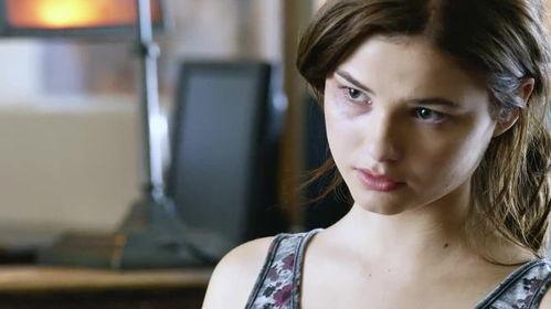 潜伏电影免费观看完整,免费解锁电影完整版，揭秘间谍世界惊心动魄