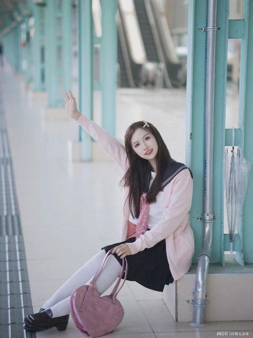 绑架白丝袜丝裙女生,惊心动魄的悬疑追踪