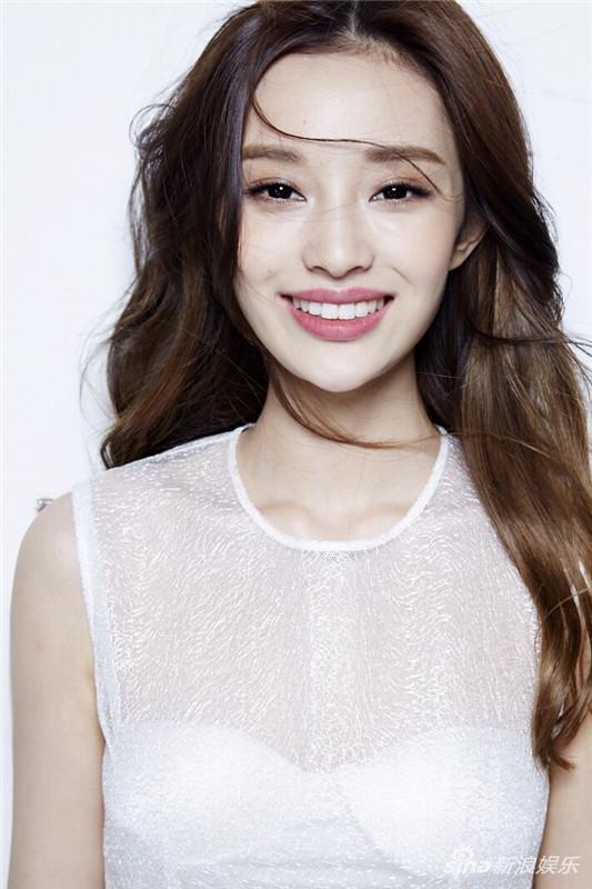 玥 明星,闪耀星途，璀璨人生