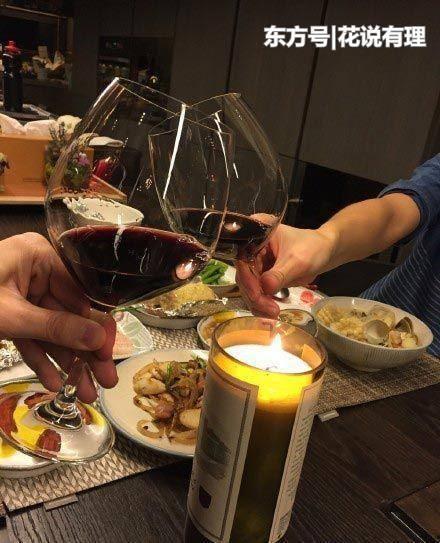 和老公烛光晚餐